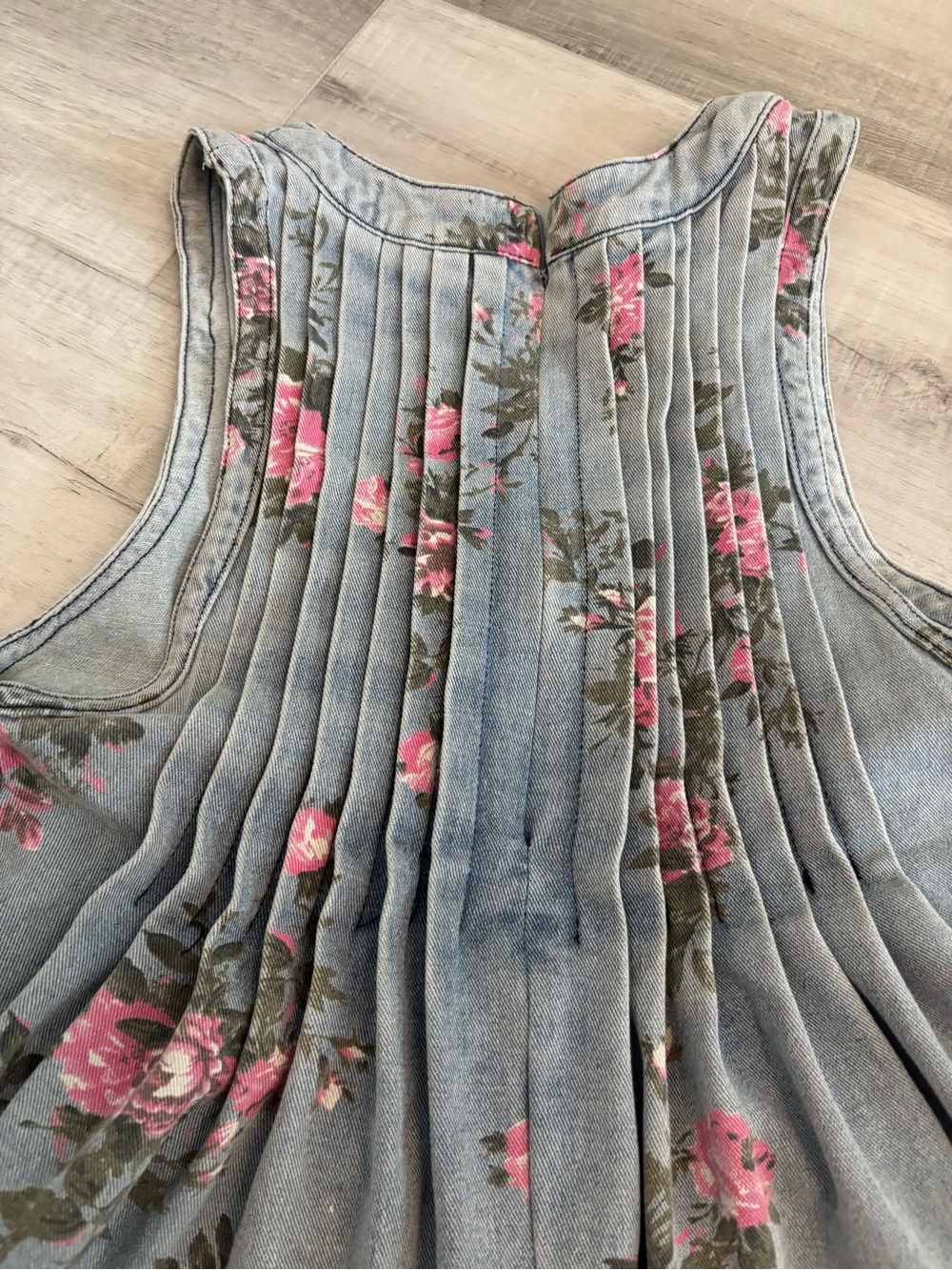 Veveret Floral Pleated Denim Romper Pink Rose Tie Front NWT - Picture 11 of 13